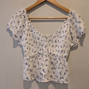 90s Hollister Flutter Sleeves Baby Doll Floral White Blue Women's Top Milkmaid S
